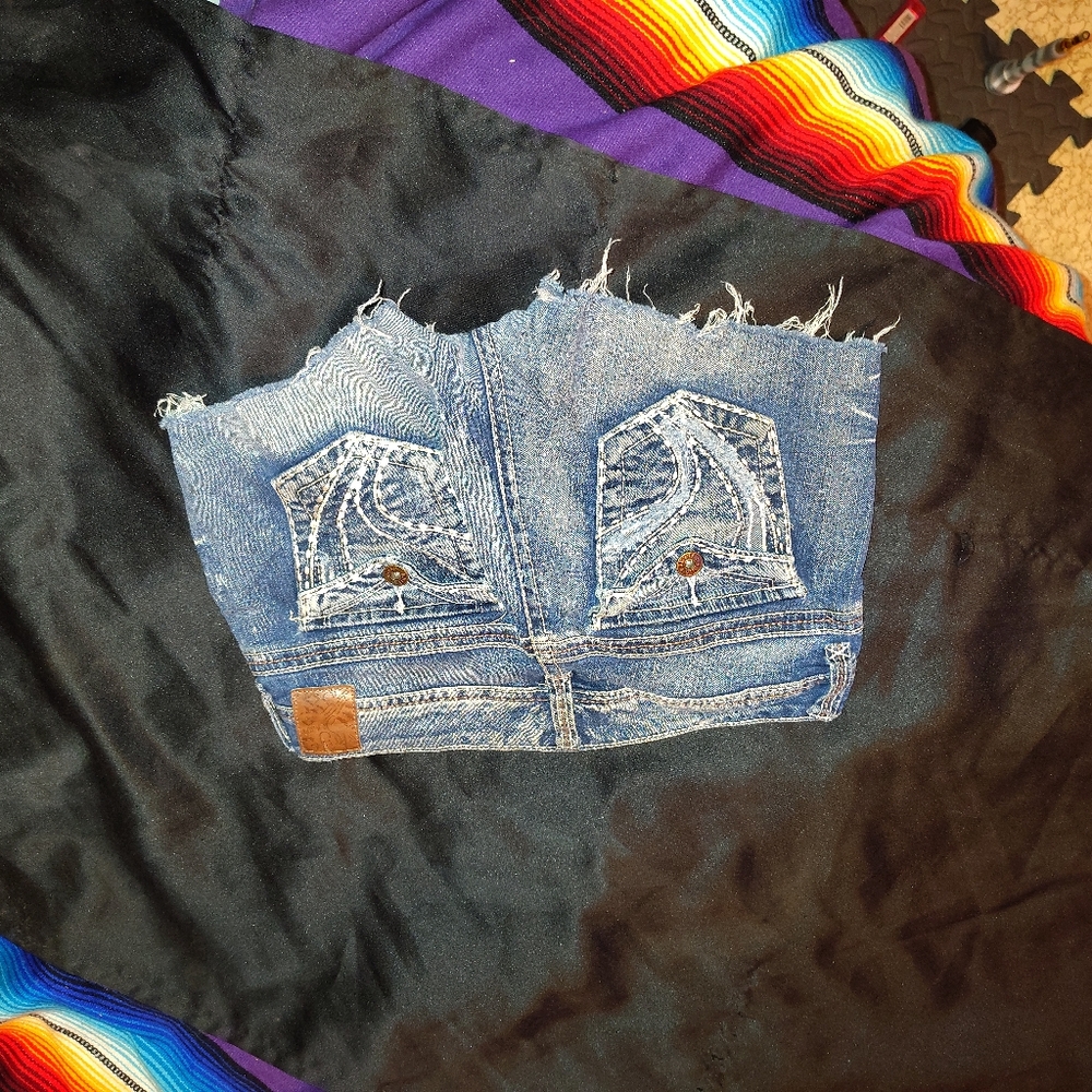 Shorts - Picture 4 of 4